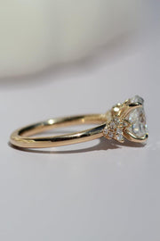 Classic Oval Brilliant Cut Moissanite Ring